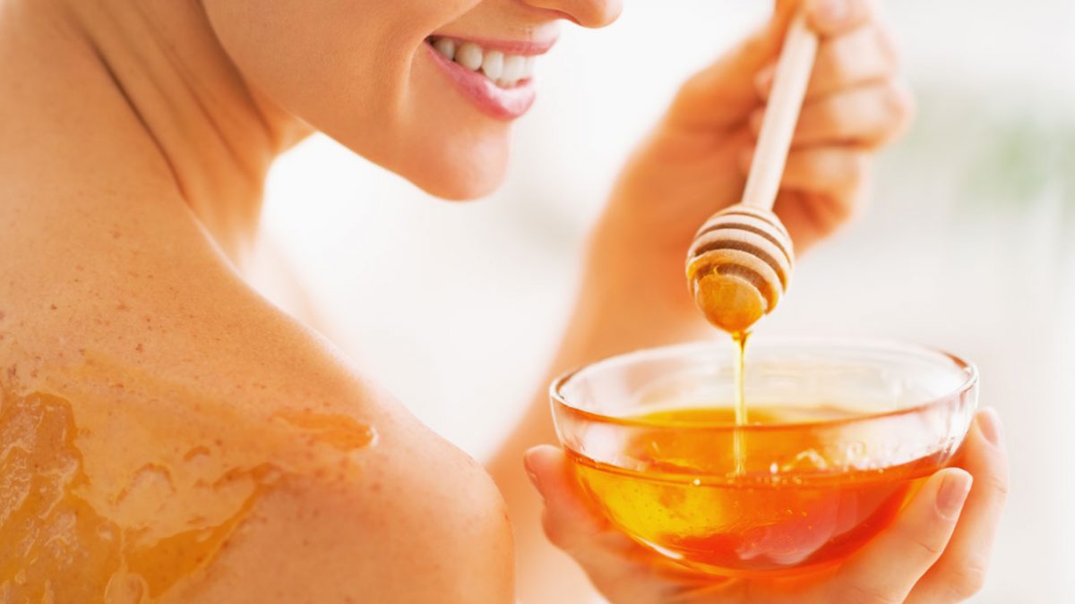 Using honey to have a soft and better skin
